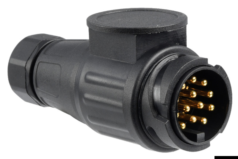 13-pole plug for towing