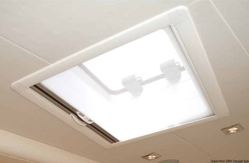 Oceanair roller blind and flyscreen for Lewmar 20