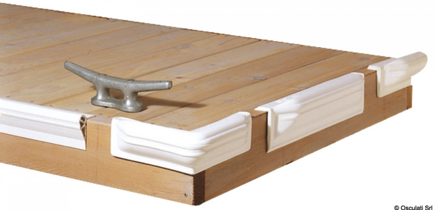 Piestātnes aizsargs uz stūra, A8.5cm, B7.4cm, C12cm, D3.9cm, L25cm