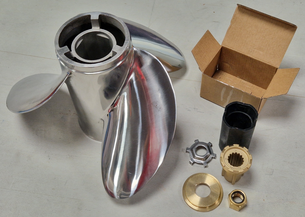 Propeller Stainless Steel Mercury 48-898998A46 (130-300Hp) (14x19)