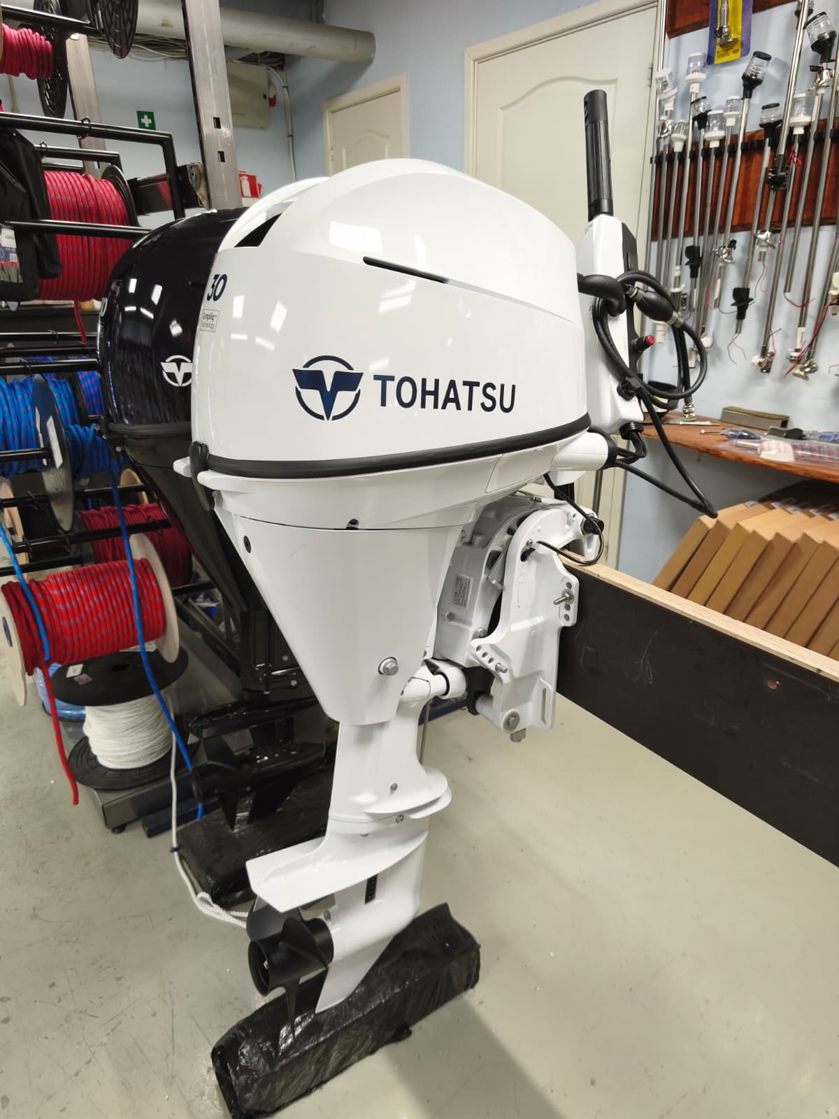 Engine Tohatsu MFS30DWETL Beluga White - tail control, electric start, trim-tilt, L leg, NMEA2000, remote control (PREPARED ENGINE!)