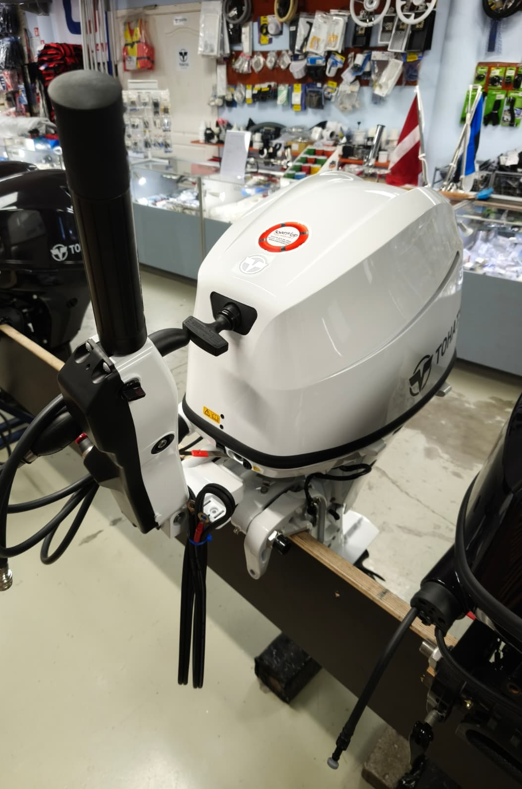Engine Tohatsu MFS30DWETL Beluga White - tail control, electric start, trim-tilt, L leg, NMEA2000, remote control (PREPARED ENGINE!)