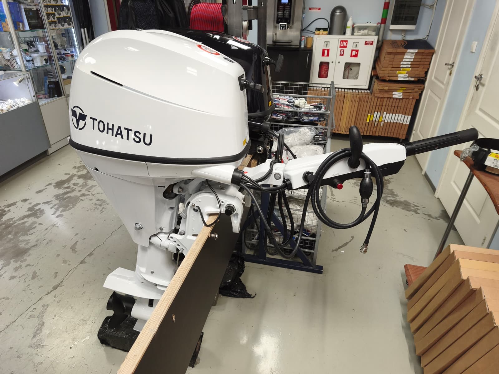 Engine Tohatsu MFS30DWETL Beluga White - tail control, electric start, trim-tilt, L leg, NMEA2000, remote control (PREPARED ENGINE!)