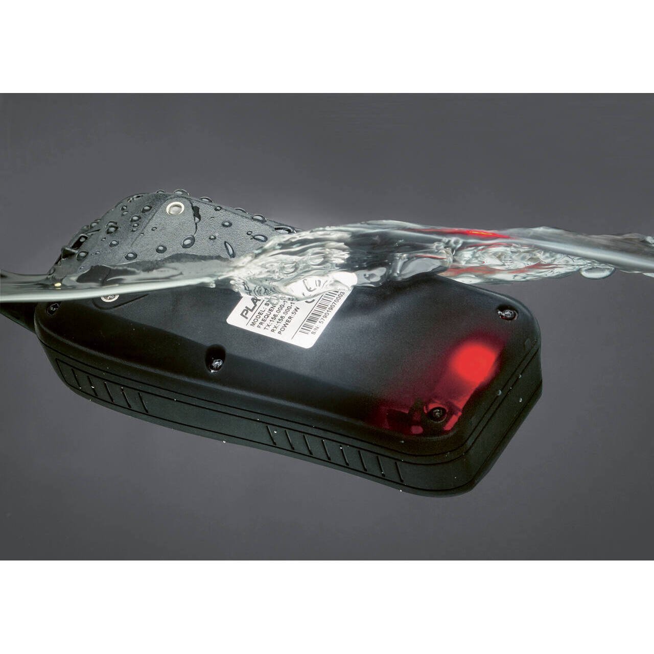 VHF radio SX-400+ Floating, Charging IPX7 Plastimo